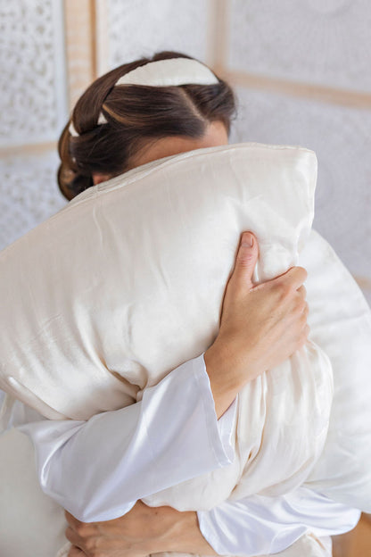Orange peel silk pillowcase I envelope enclosure I standard size I zipper free I made in USA I pearl