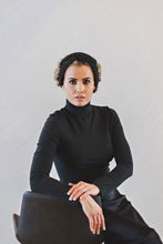 Load image into Gallery viewer, The Original Sway Heatless Curling Velour Ribbon | Hair Wrap for Perfect Curls | Black
